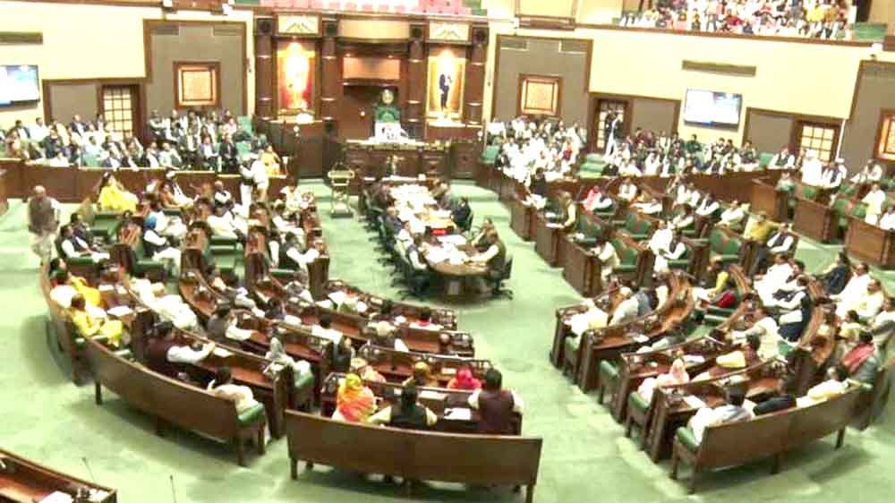 महिलाएं अब नाइट