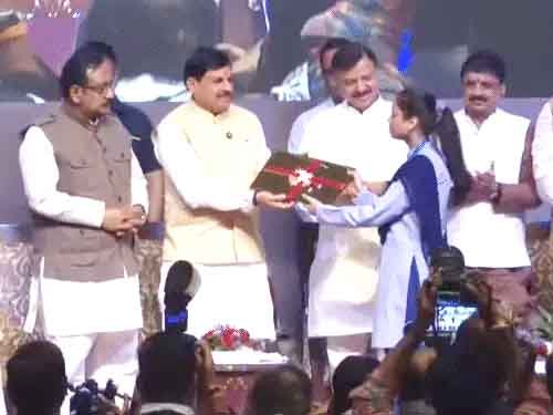 मध्यप्रदेश में 94 हजार मेधावी विद्यार्थियों