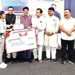 मेधावी 1127 विद्यार्थियों