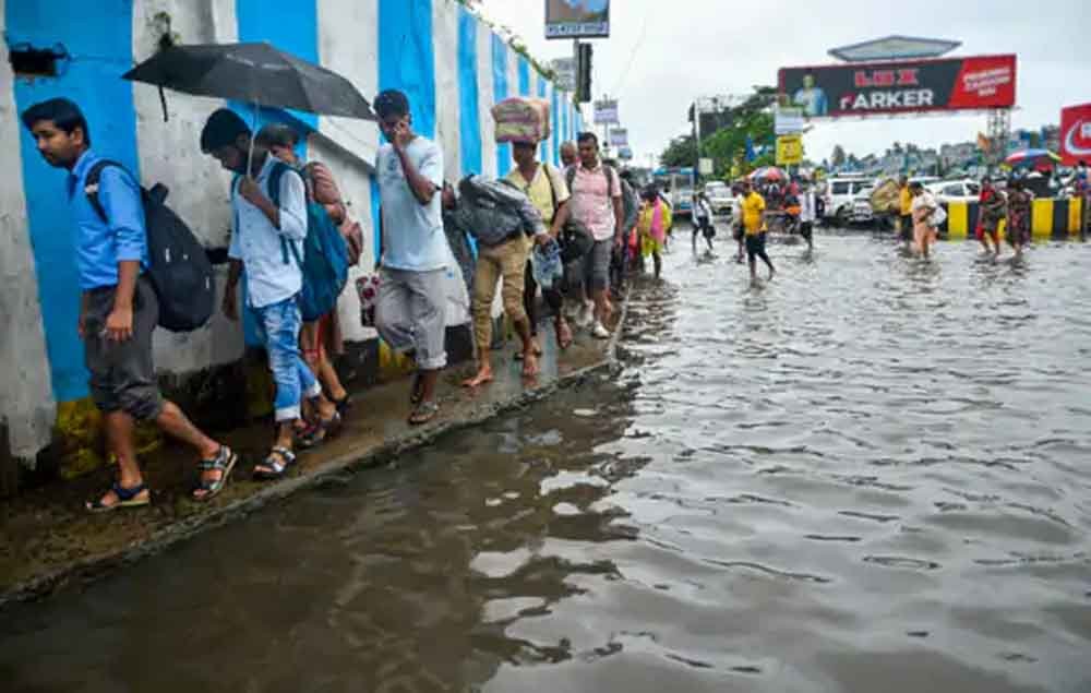देशभर में मानसून का कहर: यूपी,
