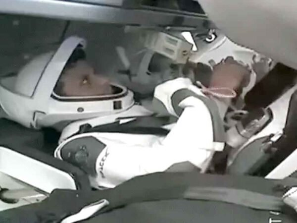 18 दिन अंतरिक्ष में बिताने के बाद