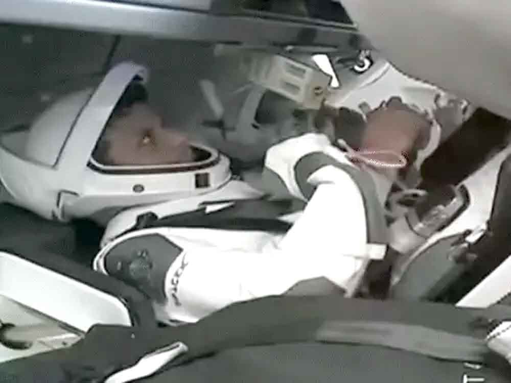 18 दिन अंतरिक्ष में बिताने के बाद