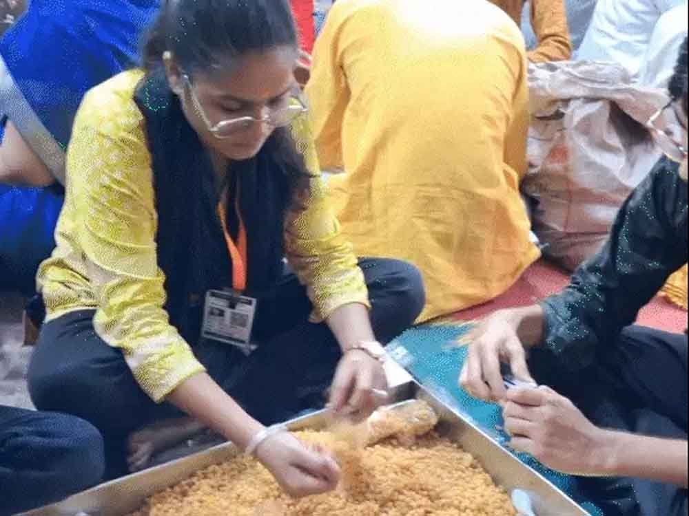 खंडवा में गुरु पूर्णिमा पर 'अतिथि देवो भव:'