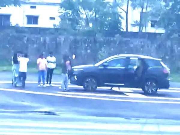 छिंदवाड़ा की हवाई पट्टी पर रील शूटिंग