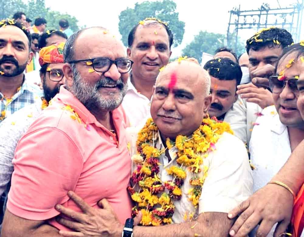 हेमंत खण्डेलवाल को