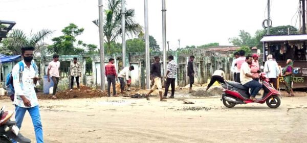 मुल्ला पेट्रोल पंप चौराहे से