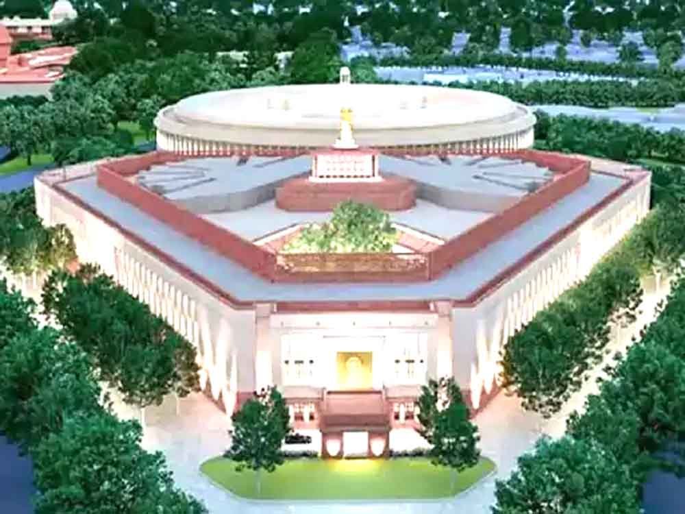 संसद भवन की सुरक्षा में सेंध, युवक दीवार