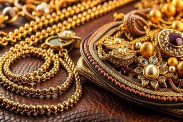 सोना-चांदी बाजार में तेजी, वैश्विक गिरावट के