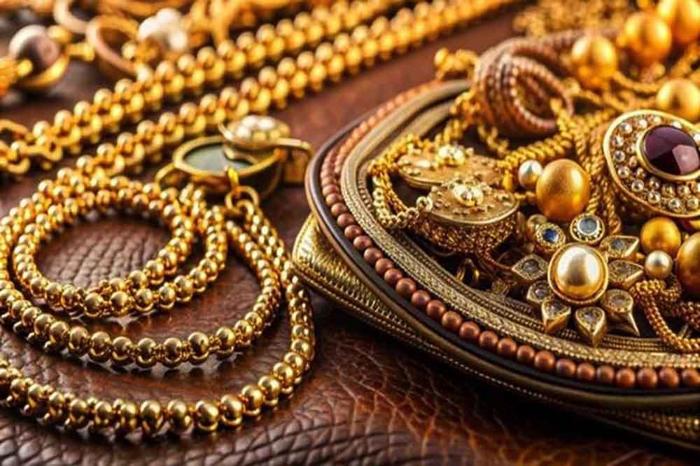 सोना-चांदी बाजार में तेजी, वैश्विक गिरावट के