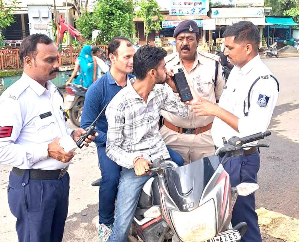 शराब पीकर वाहन