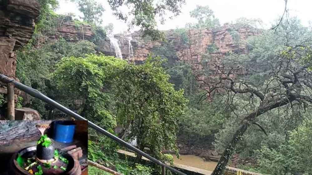 जंगलों के बीच बसा रहस्यमयी