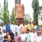 ठाकरे जी ने हजारों कार्यकर्ताओं