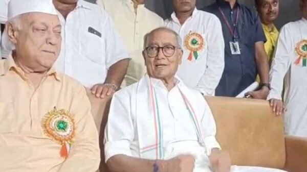 सिंधिया को 'पुत्र समान' बताने वाले दिग्विजय