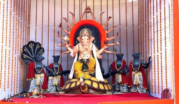 समुद्र मंथन के रूप में विराजे गणपति