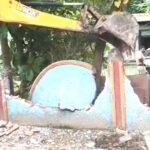 पक्के अतिक्रमण पर चला प्रशासन का