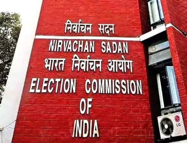 चुनाव आयोग का बड़ा फैसला, IAS-