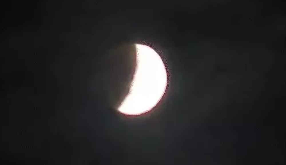 मध्यप्रदेश में दिखा पूर्ण चंद्रग्रहण