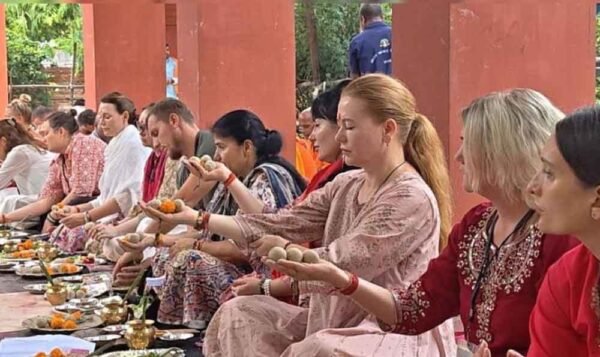 गया जी में पितृपक्ष मेला 2025 में विदेशी