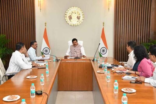 नदियों के किनारे पौधारोपण और ‘