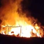 कच्चे मकान में आग, बाइक सहित