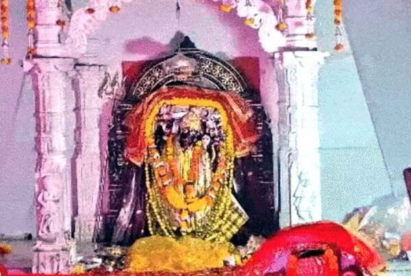 शारदीय नवरात्रि में आस्था का सैलाब: