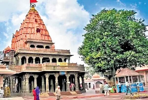 महाकाल मंदिर में VIP दर्शन पर अब