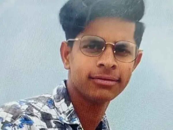 ऑनलाइन डिलीवरी बॉय का शव रेलवे पटरी