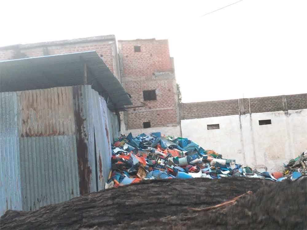 आठनेर में सरकारी नाले पर कब्जा: