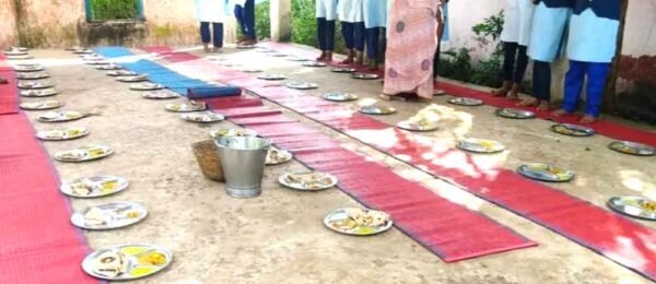 विद्यार्थियों ने किया