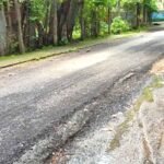 बदहाल सड़कों पर