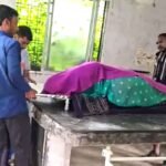 शुगर लेवल गिरने से बाथरूम में गिरी