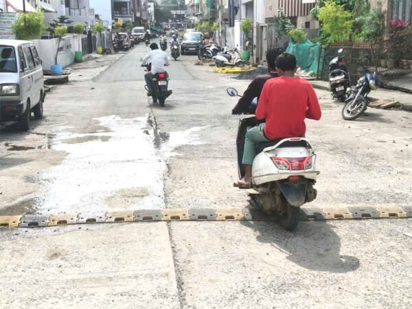 नपा को मालूम नहीं और शहर में लग गए