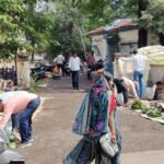 अधिकारी-जनप्रतिनिधि नहीं हटा पाए