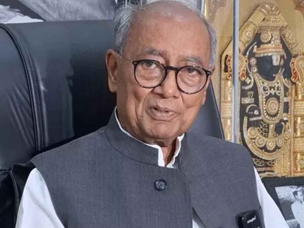 मोहन भागवत के बयान पर दिग्विजय