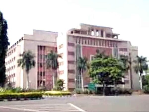 मध्यप्रदेश में IAS अफसरों की मिड करियर