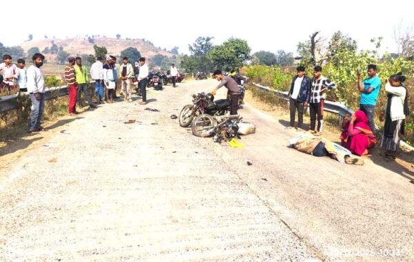 बाइकों की भिड़ंत में एक