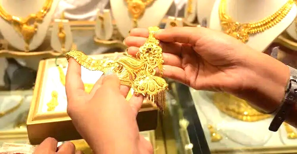 सोने-चांदी के दामों में अचानक
