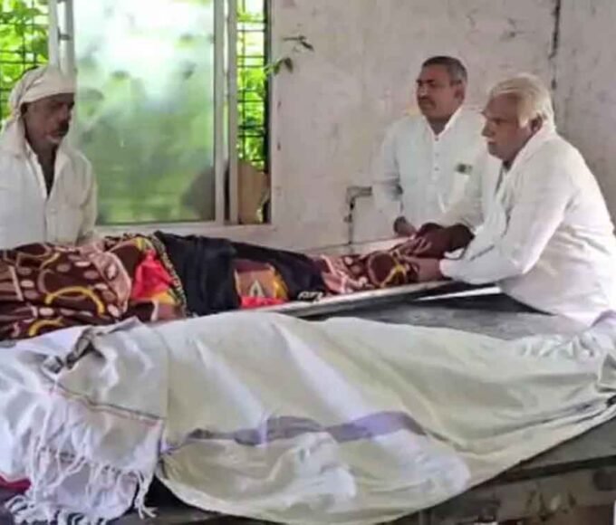 ट्रैक्टर पलटने से चालक की मौत: खेत