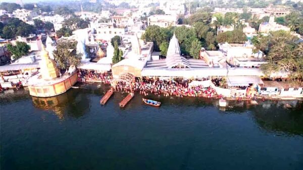 कार्तिक पूर्णिमा पर उमड़ा जनसैलाब —