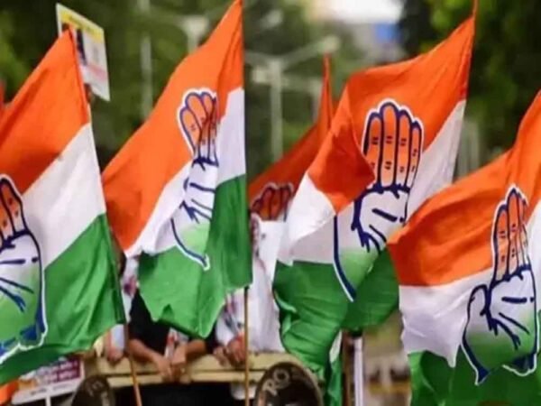 कांग्रेस जिलाध्यक्षों की शिकायत —