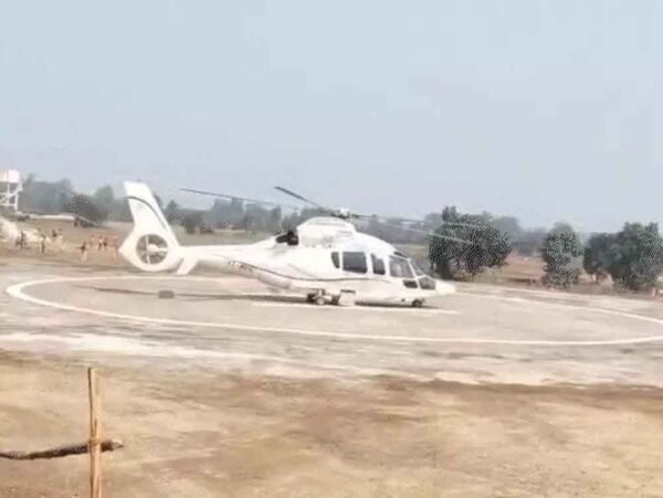 बिना बीमा वाले हेलिकॉप्टर से उड़ रहे