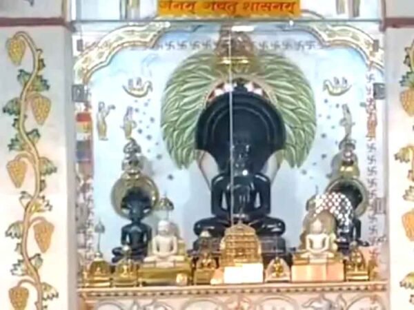 दो मंदिरों में चोरी, दान पेटियां तोड़कर