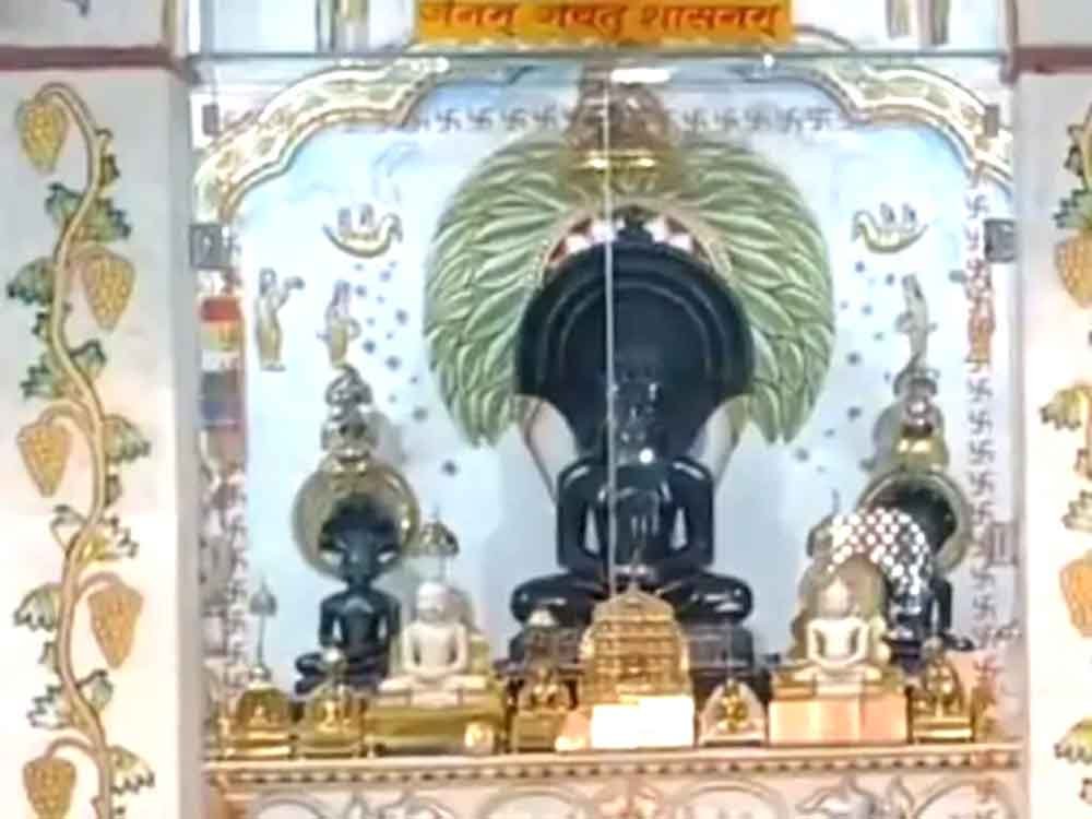 दो मंदिरों में चोरी, दान पेटियां तोड़कर