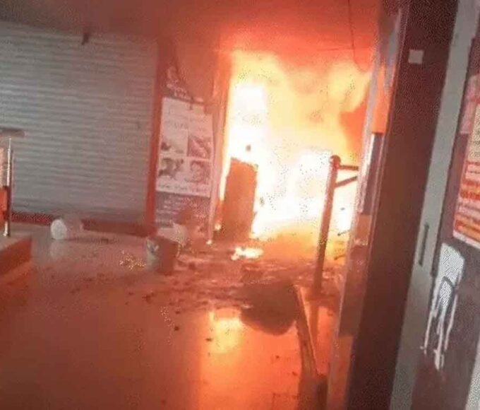 शॉपिंग मॉल में