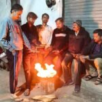 ठंड की दस्तक, अलाव की गर्माहट में