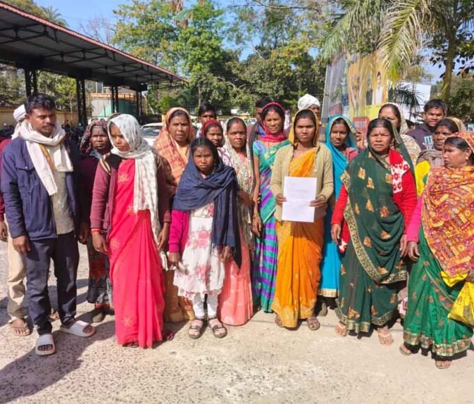 पेयजल समस्या से जूझ रहे सरपंचढाना