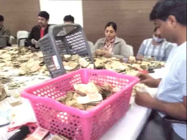 खजराना गणेश मंदिर की दान पेटियों