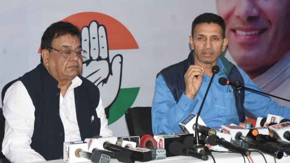 मुकेश नायक ने वापस लिया इस्तीफा