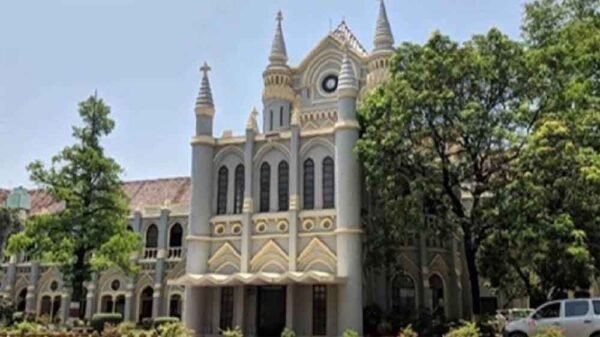 देशभर में सक्रिय हैं भू-माफिया, व्यक्ति के