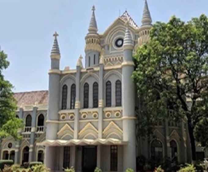 देशभर में सक्रिय हैं भू-माफिया, व्यक्ति के